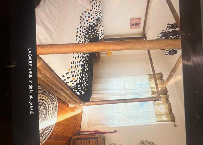 Bauloise à 200 M De La Villa *