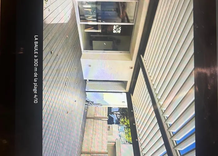 Bauloise A 200 M De La Villa